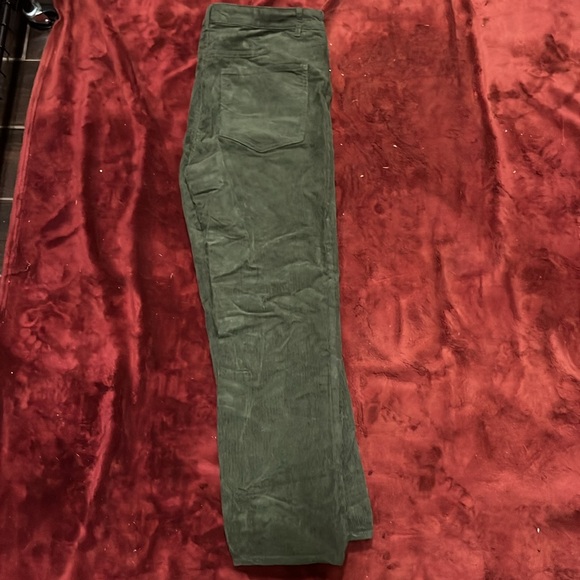 Cute jeans (they’re wrinkly because they were hidden in the depths of my closet) - Picture 3 of 4